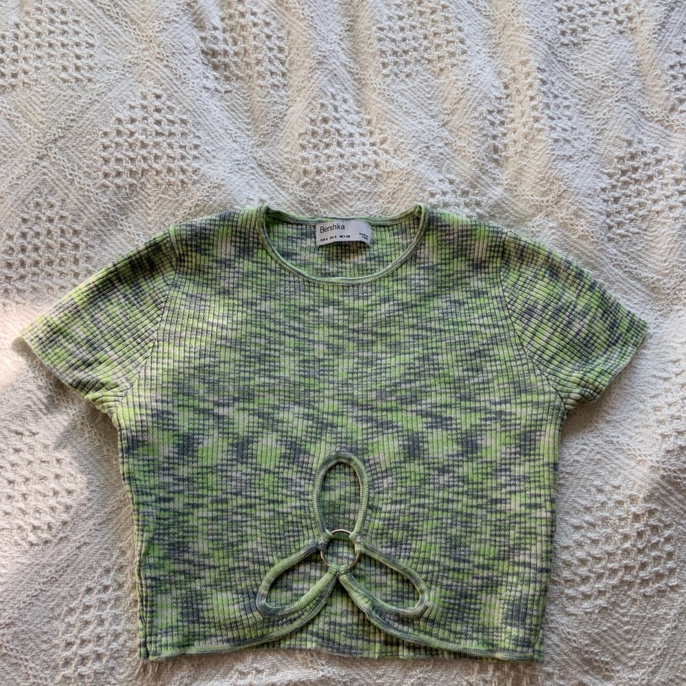 Beeshka shirt with cutout
